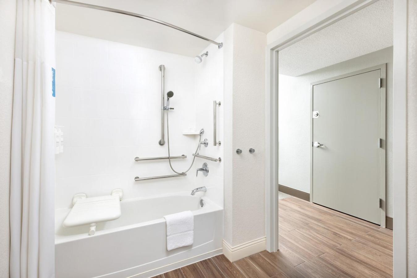 Hampton Inn Long Island/Islandia Εξωτερικό φωτογραφία